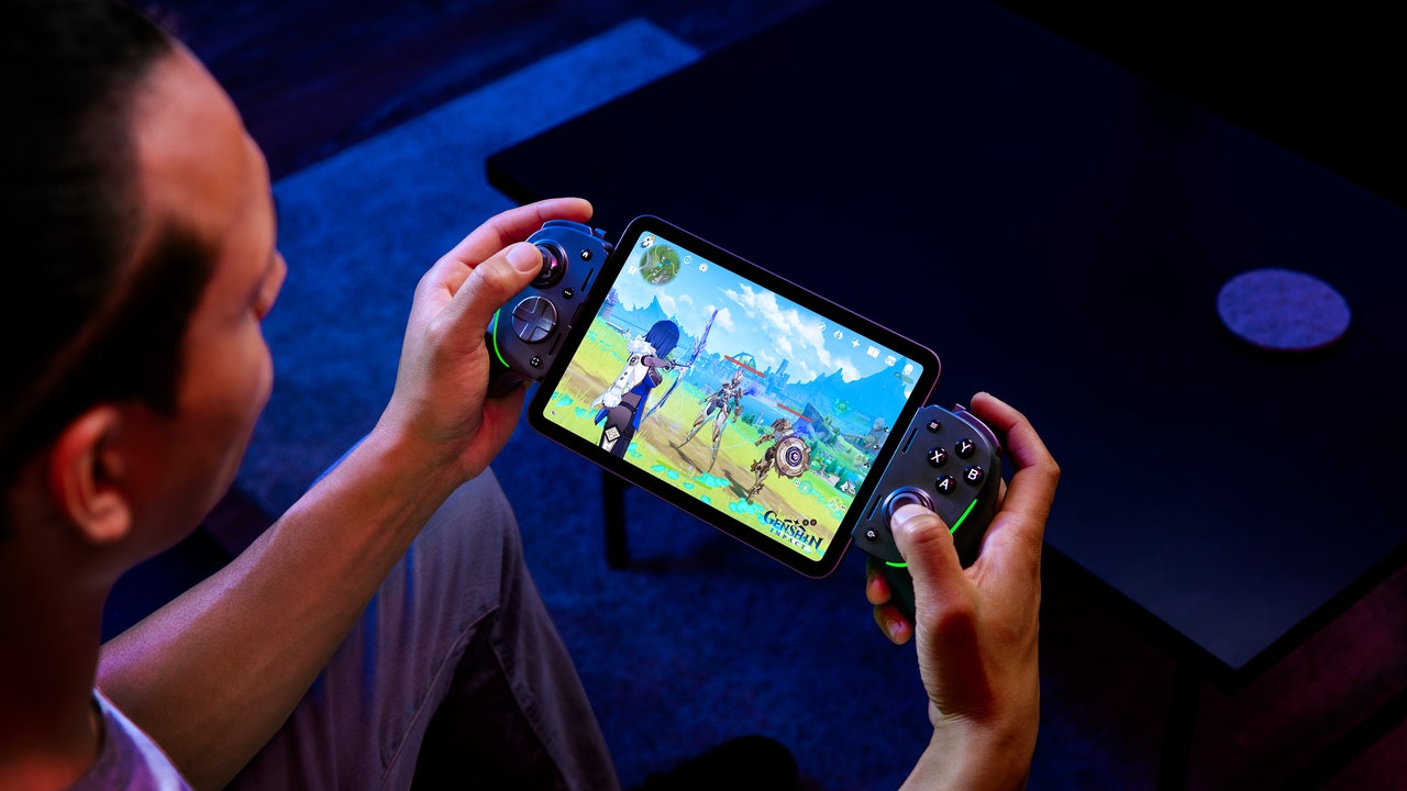 Razer推出新款游戏控制器，手机也能成为随身携带的游戏机！ | GQ Taiwan